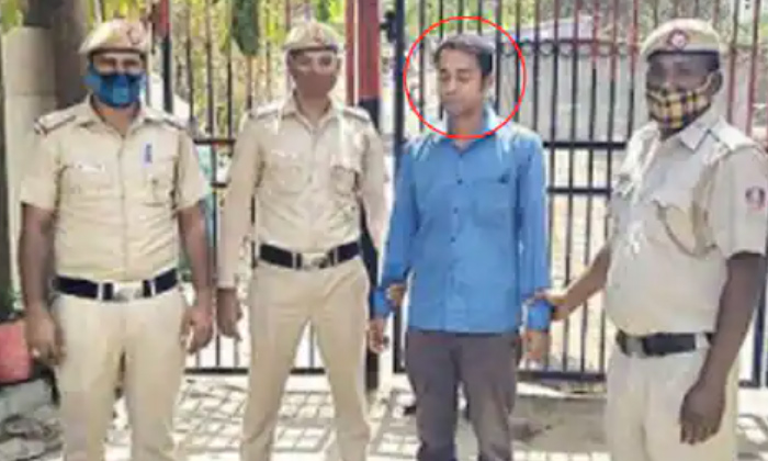  Delhi Man Kidnapped Seven Months Old Boy Demands 40lakhs, Delhi Man, 40lakhs, Lo-TeluguStop.com