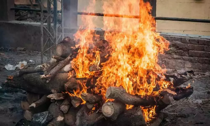  Non-stop Covid Corpses Cremation In Guntur !!-TeluguStop.com