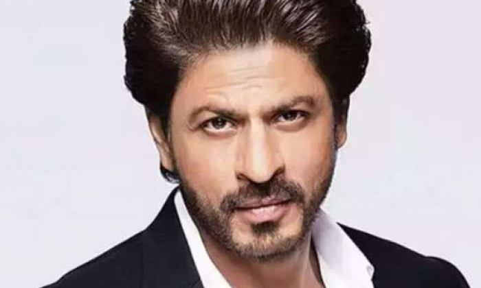  Shah Rukh Khan's Super Reply To A Netizen Who Asked For His Underwear Colour,sha-TeluguStop.com