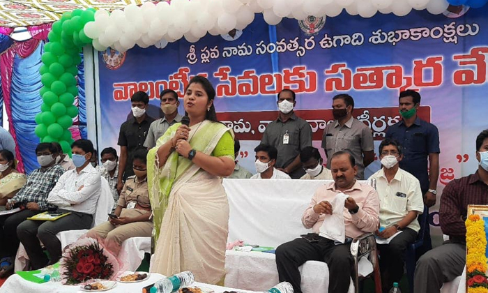  Deputy Cm Pushpa Srivani Sensational Comments Pushpa Srivani, Ys Jagan. Ap , Val-TeluguStop.com