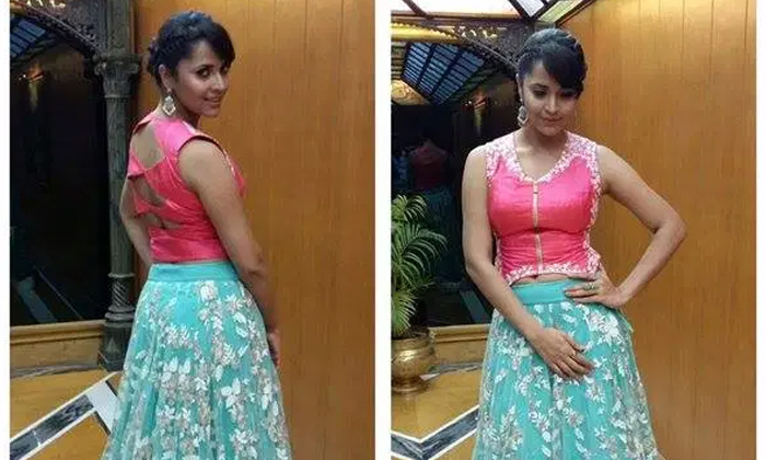  Anasuya Son Comments About  Her Dressing, Anasuya Son, Comments About Dressing,-TeluguStop.com