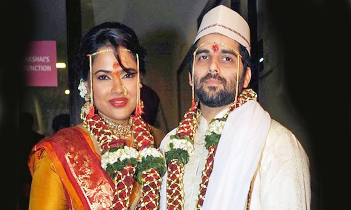  Chiru And Ntr Heroine Sameera Reddy Love Marriage Rare Things Details . Viral, L-TeluguStop.com
