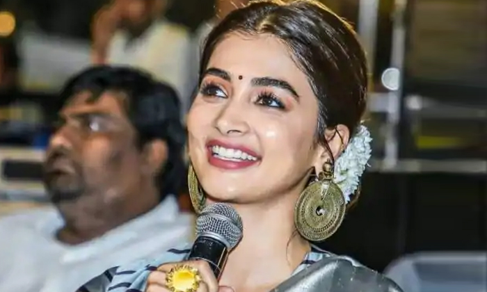  Pooja Hegde Comments About Corona Second Wave Situations, Acharya , Comments Abo-TeluguStop.com