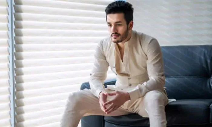  Reasons Behind Akhil First Movie Flop Result,latest Tollywood News-TeluguStop.com