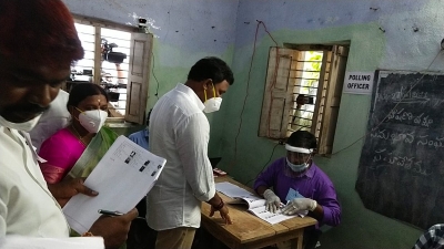  Smooth Polling In Nagarjunasagar Assembly Bypoll, 31% Voting By 11 A.m. (lead)-TeluguStop.com