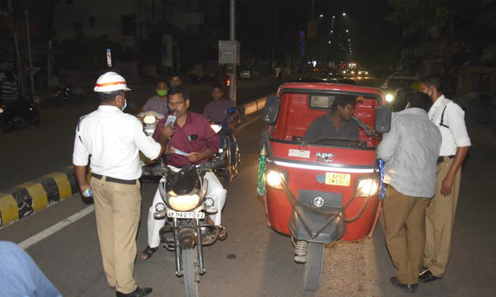  Survey Of Traffic Police To Enforce More Severe Punishments In Drunk And Drive C-TeluguStop.com