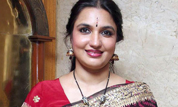  No Movie Offers For Actress Sukanya, Actress Sukanya, Sukanya Movies, Srimanthud-TeluguStop.com