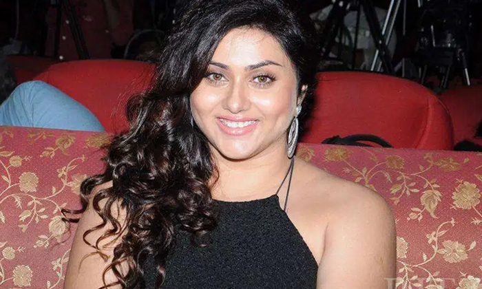  Interesting Facts  About  Tamil Telugu Heroine Namitha, Bjp Party , Interesting-TeluguStop.com