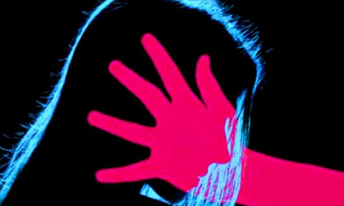  Gang Rape On Girl In Komaragiripatnam Beach, Young Girl, Gang Rape, Komaragiripa-TeluguStop.com