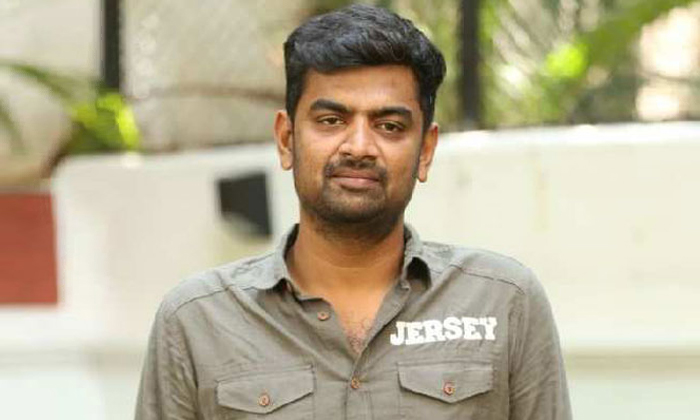  Gowtam Tinnanuri Narrates The Story To Allu Arjun, Tollywood, Icon Star, Jersey-TeluguStop.com