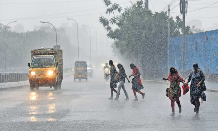  Imd Forecasts Rains And Thunderstorms For Next 4 Days In Telangana-TeluguStop.com