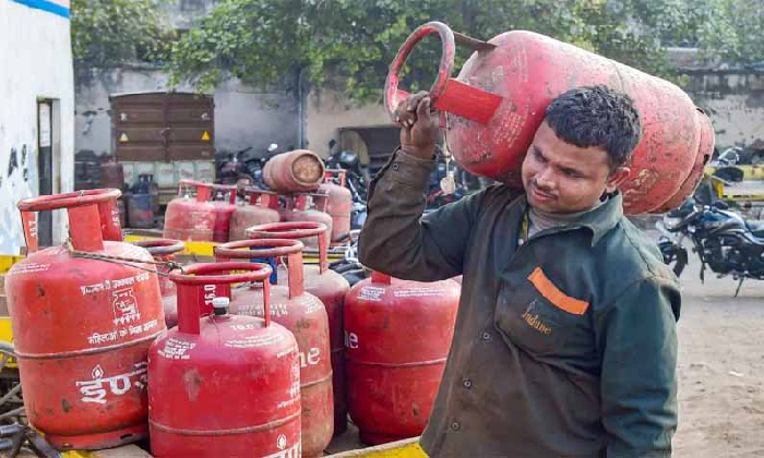  Lpg Gas Cylinder Door Delivery Might Stop From May 29-TeluguStop.com