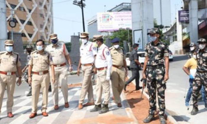  Police Commissioner Sajjanar Gives Key  Nstructions Police Commissioner, Sajjana-TeluguStop.com