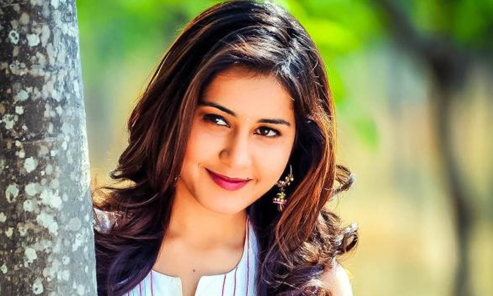  Raashi Khanna Shares Emotional Moment About Madras Cafe Movie Shooting, Madras C-TeluguStop.com