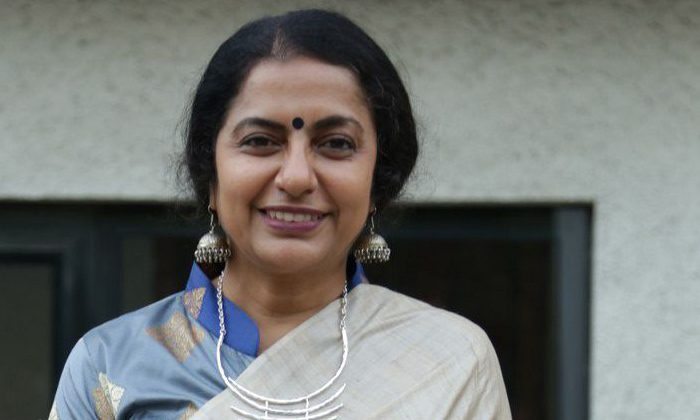  Heroine Suhasini Left Direction Career For Whom, Heroine Suhasini, Suhasini Mani-TeluguStop.com