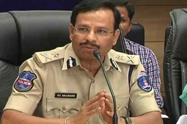  Sp Sajjanar Serious Warning To City Police, City Peoples, Serious Warning, Sajja-TeluguStop.com