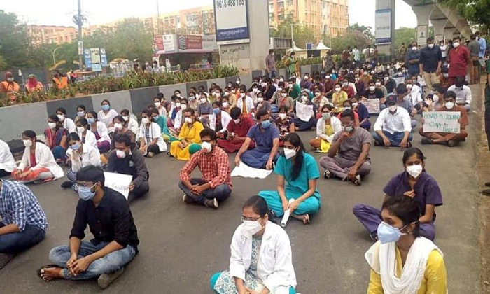  Telangana Junior Doctors Rescinded Their Strike!-TeluguStop.com