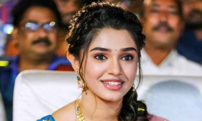  Telugu Young Actress Kriti Shetty Reject Film Producer Son Movie Offer, Kriti Sh-TeluguStop.com