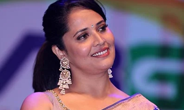  This Is The Damage Done To Me By Corona Anasuya Viral Comments, Actress Anasuya,-TeluguStop.com