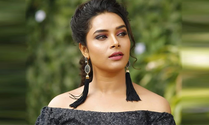  Actress Hariteja Interesting Comments About Her Love Story,latest News-TeluguStop.com