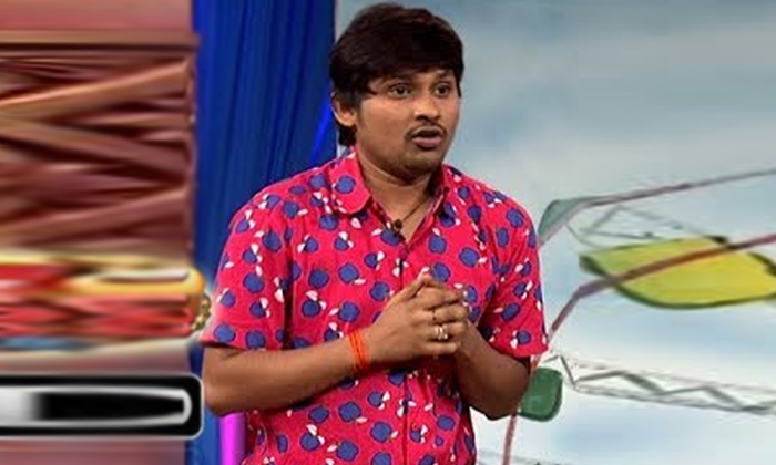  Actress Indraja Emotional In Extra Jabardasth Show, 27 Years Industry , Actress-TeluguStop.com