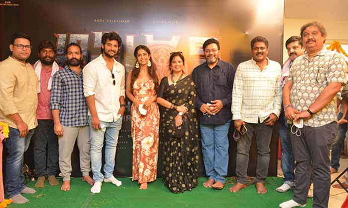  Tollywood, Avika Gor, Journalist, Adi Sai Kumar, Adi Sai Kumar, Avika Gor, Journ-TeluguStop.com