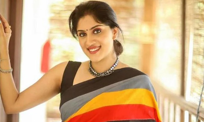  Dhanya Balakrishnan Comments  Comments About Drinking Scenes,latest  News-TeluguStop.com