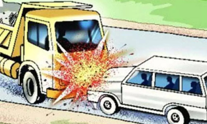  Horrible Road Accident In Ap East Godavari District, Ap, East Godavari District-TeluguStop.com