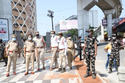  Roads Go Deserted As Lockdown Begins In Telangana-TeluguStop.com