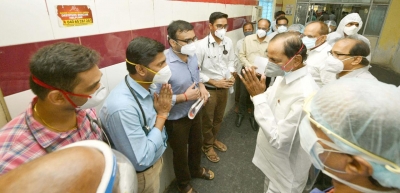 Telangana Cm Visits Gandhi Hospital, Interacts With Covid Patients-TeluguStop.com