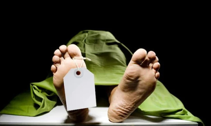  Woman Who Married On Corona Bed Died In Sangareddy , Hosipital, Bed, Marraige, W-TeluguStop.com