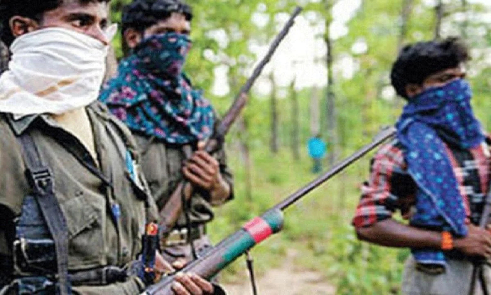  19 Maoists Surrendered To Telangana Police Force-TeluguStop.com