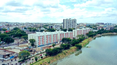  2bhk Houses For Poor With Lake View Come Up In Hyderabad-TeluguStop.com
