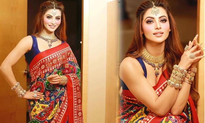 Bollywood Model And Actress Urvashi Rautela Adorable Looks-telugu Trending Latest News Updates Bollywood Model And Actre High Resolution Photo
