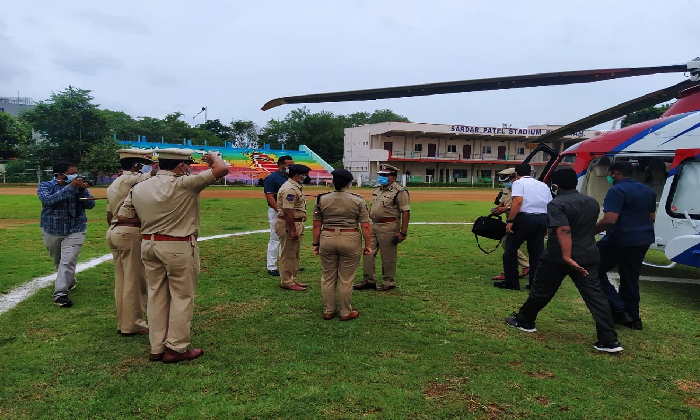  Custodial Death Case: Telangana Dgp Mahender Reddy Meets Mariyamma’s Son-TeluguStop.com