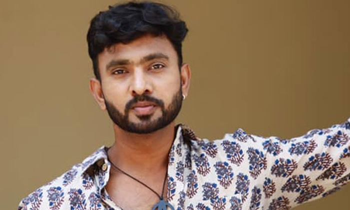  Do You Know How Much Adire Abhi Is Earning Through Youtube , Actor Adhire Abhi,-TeluguStop.com