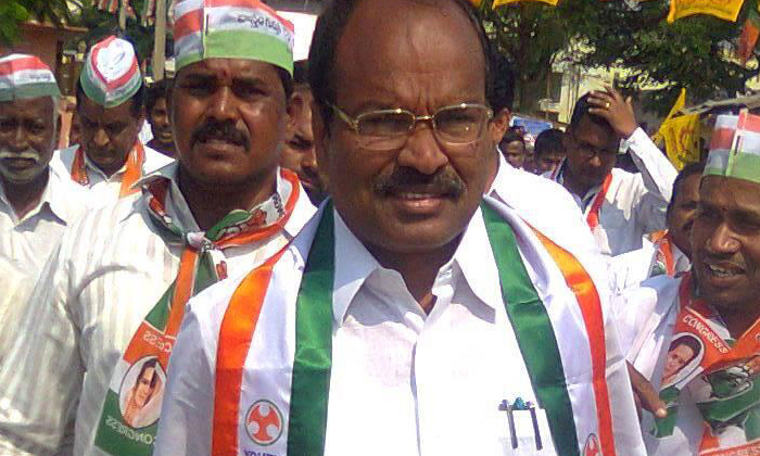  Congress Senior Leader Kichannagari Laxma Reddy Resignation, Aicc Member,  Kicha-TeluguStop.com