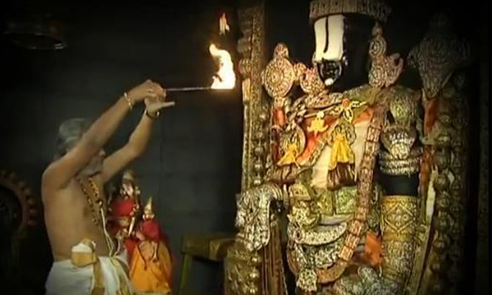  Reason Behind Idol Worship At Home, Idol Worship, Ekalavyudu,naina Swamy, Import-TeluguStop.com