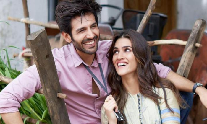  Kartik Aaryan And Kriti Sanon For Ala Vaikuntapuram Remake, Tollywood, Allu Arav-TeluguStop.com