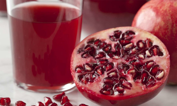  Lots Of Vitamins Avaiable In Pomegranate Fruit. Benfits Of Pomegranate , Pomegra-TeluguStop.com