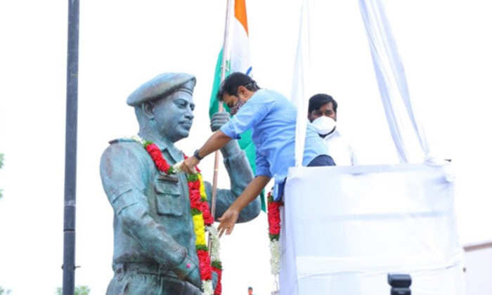  Minister Ktr Unveils Colonel Santosh Babu Statue At Suryapeta Town, Colonel Sant-TeluguStop.com