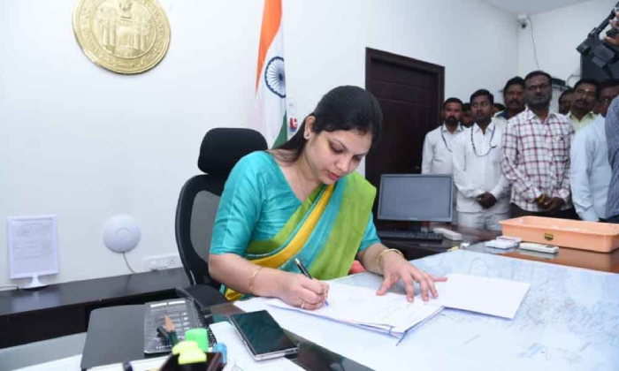  Pamela Satpathy To Take Charge As District Collector Of Yadadri-TeluguStop.com