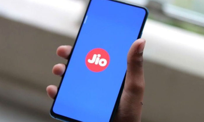  Reliance Jio Smart Phones From September, Jio , Reliance,  September , Smart Pho-TeluguStop.com