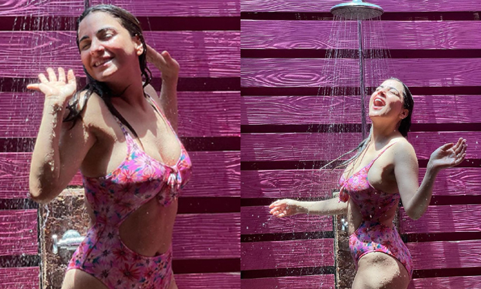  Telugu Veteran Heroine Shraddha Arya Looks Stunning In Bath Outfit, Shraddha Ary-TeluguStop.com