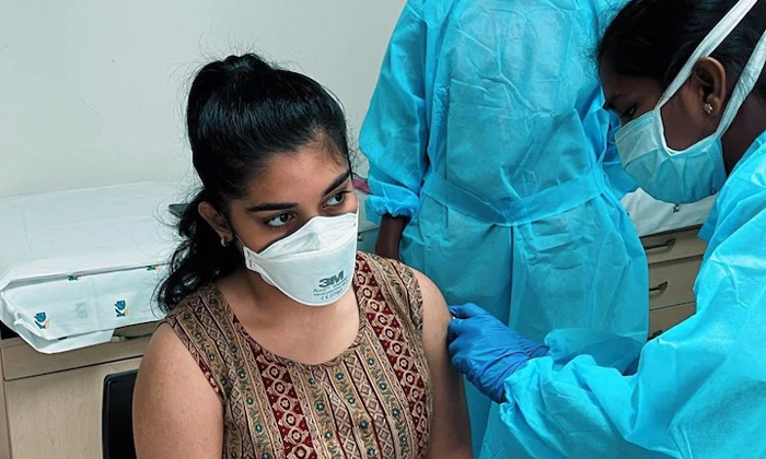  Young Heroine Nivetha Thomas Suggest Taking Corona Vaccine, Nivetha Thomas, Youn-TeluguStop.com