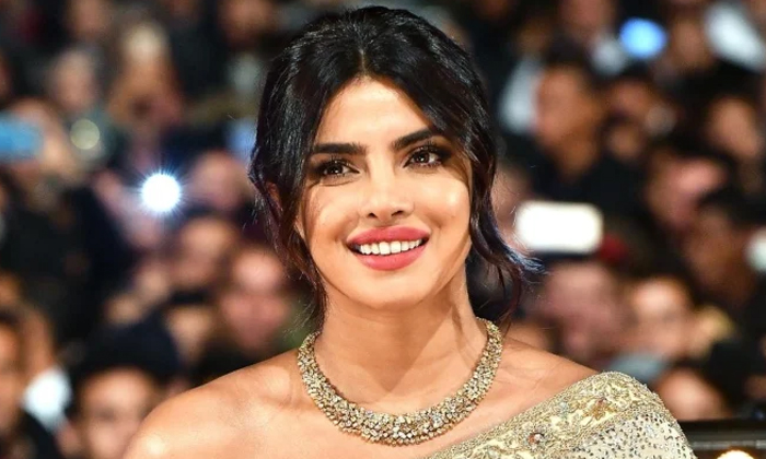  Priyanka Chopra Interesting Comments About Her Life , About Life,  Career Plans,-TeluguStop.com