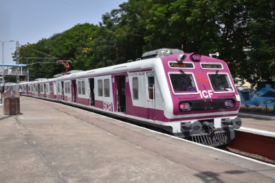  After 15 Months Mmts Trains Return To Hyd Tracks-TeluguStop.com