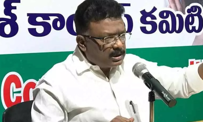  Aicc Spokesperson Fires On Telangana Govt, Aicc Spokesperson, Dasoju Shravan, Fi-TeluguStop.com