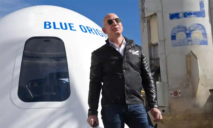  Jeff Bezos Travelling To Space Along With His Brother , Blue Origin Flight, Jeff-TeluguStop.com