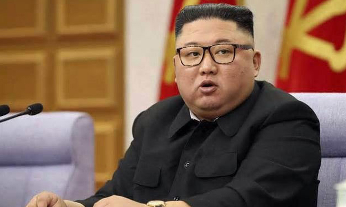  In North Korea Banana Cost Hiked By 3,300 Rupees. Kim Jong., Banana, Covid, Kim-TeluguStop.com